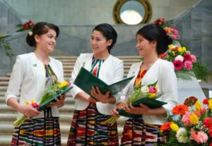 🌺 Байрам статистикаси: Ўзбекистонда аёллар сони 18,9 млн нафардан ошди
